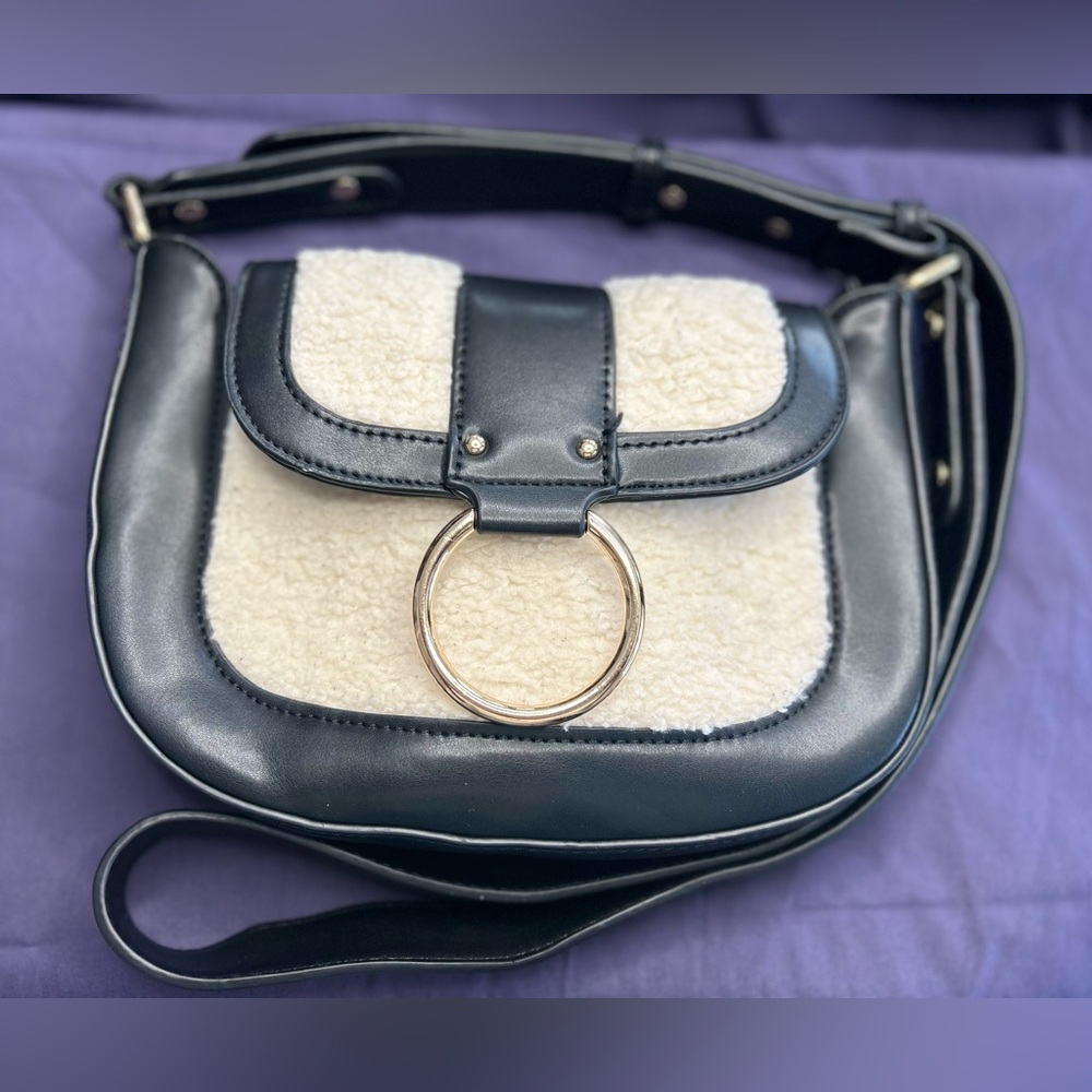 Antik Kraft Pre-Loved, Like New, Black, PU, Faux Fur Trimmed Cross-body Bag